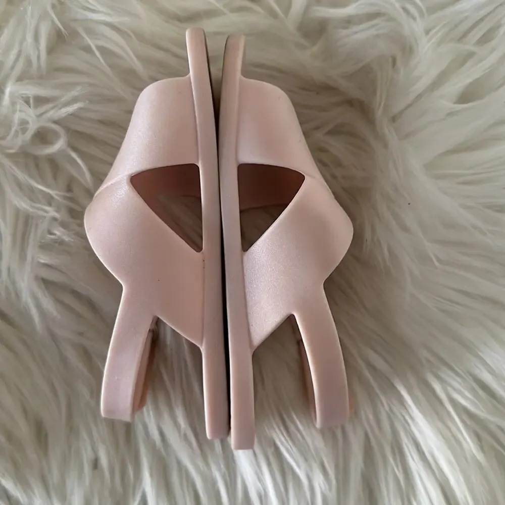 Old Navy | Pink Cross Strap Velcro Buckle Size 5